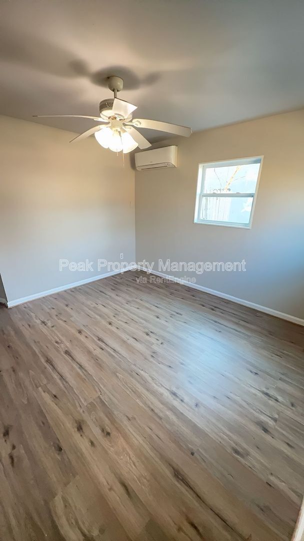 Photo - 925 N 20th St Unit B