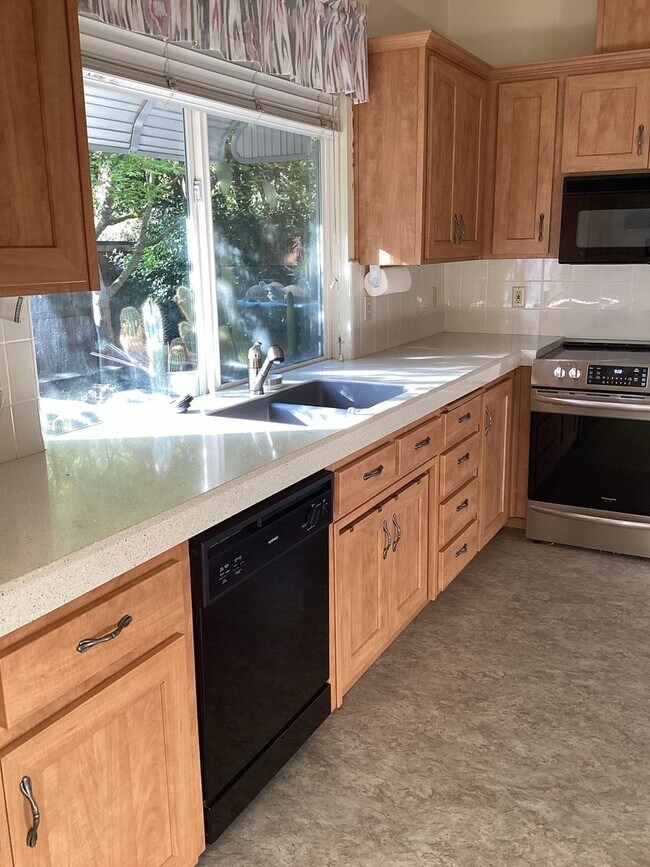 Photo - clean and quiet 3 bedroom 2 bathroom house...