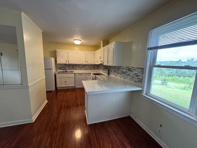 Photo - 3 bed, 1.5 bath - Seneca