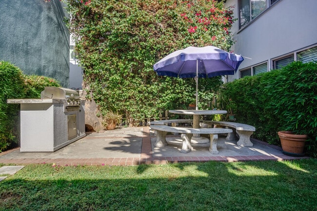 La Brea Apartments