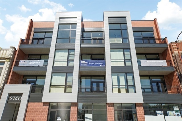 Building Photo - 2738 W North Ave Unit 303 Rental