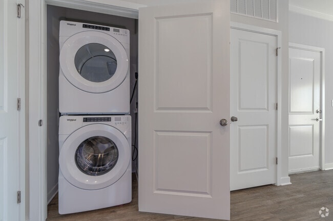 1BR, 1BA - 688SF - Laundry