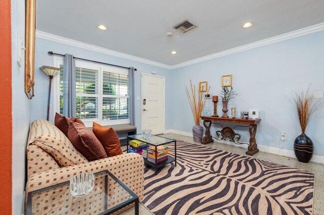 Photo - 145 SE 3rd Ave