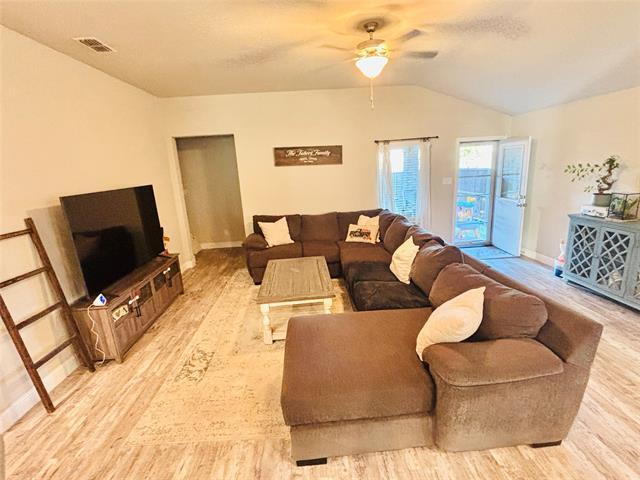 Photo - 6820 Elm St