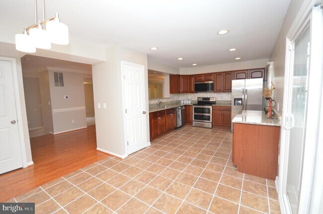 Photo - 6504 Castine Ln
