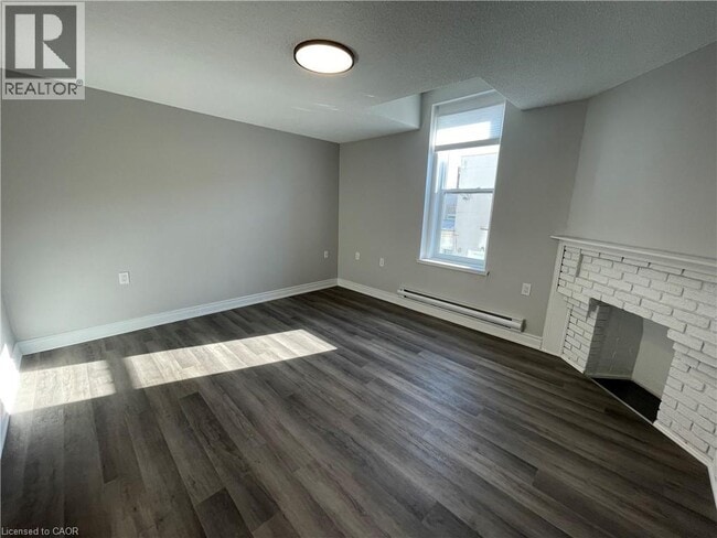 Photo - 69 E Main St Unité 204