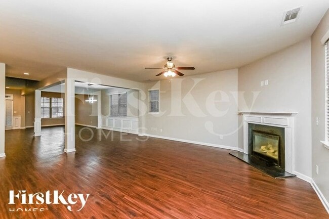 Photo - 520 Palm Springs Cir