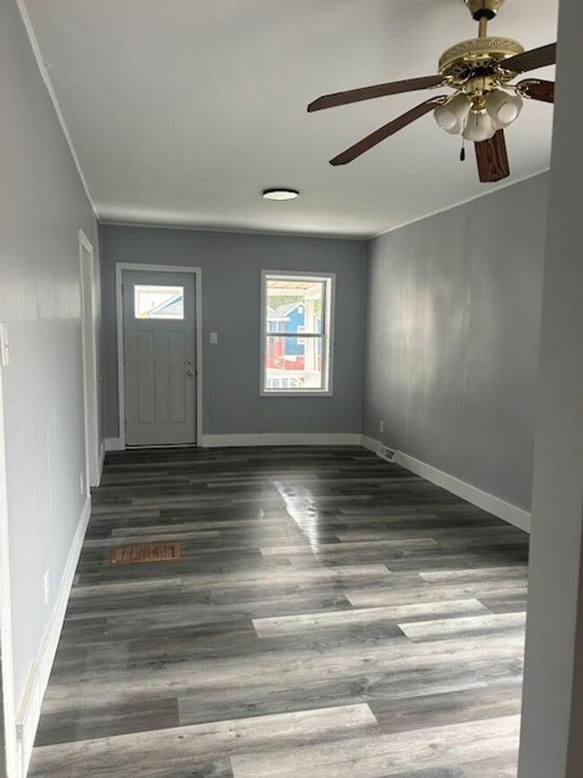 Photo - 1333 Truman St