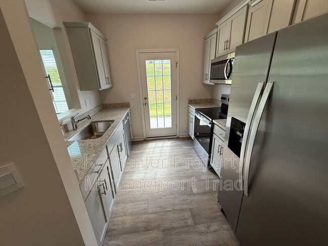 Photo - 1314 Amberview Ln