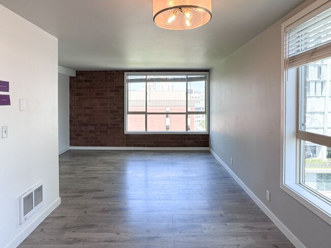 Photo - 1bd/1ba Seattle Condo Unit 701