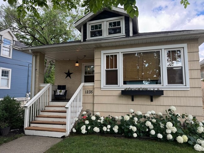 Photo - 1235 Darrow Ave House