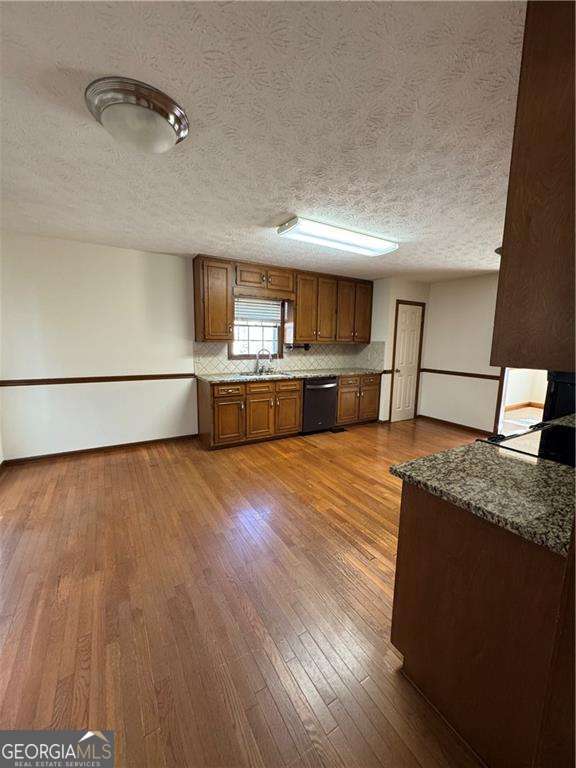 Photo - 910 Thousand Oaks Dr