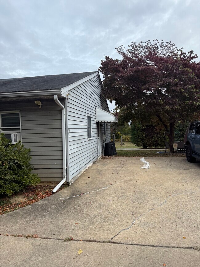 Photo - 251 Davis Ave