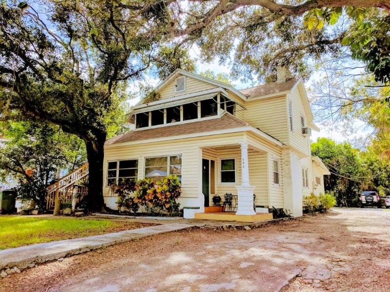 Photo - 602 26th St W