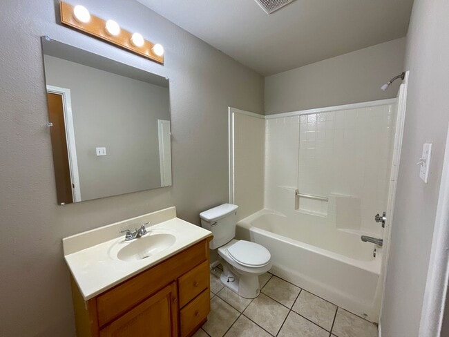 Photo - 3415 49th St Unit B