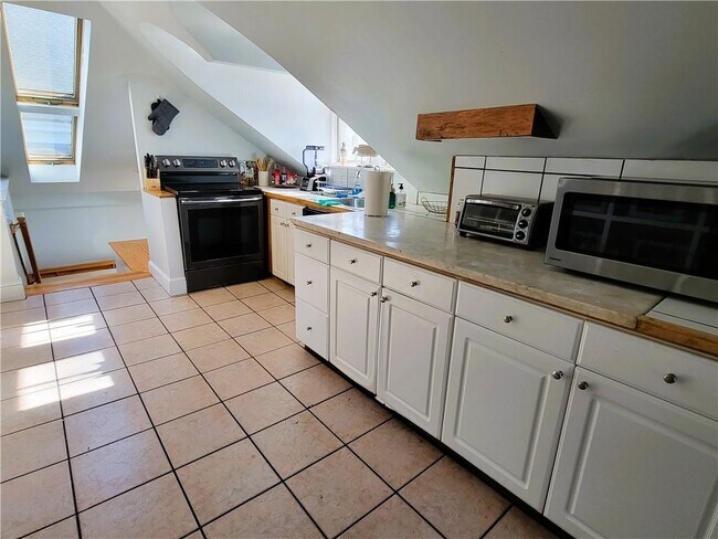 Photo - 92 Pelham St Unit 3