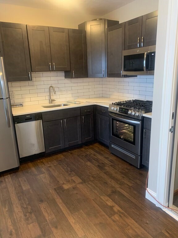 Photo - 288 E 8th St Unit 6