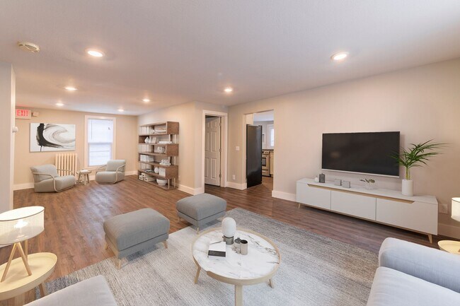 2725 - 2729 Hennepin Ave - 2725 - 2729 Hennepin Ave Apartment Unit 2725 Hennepin Ave