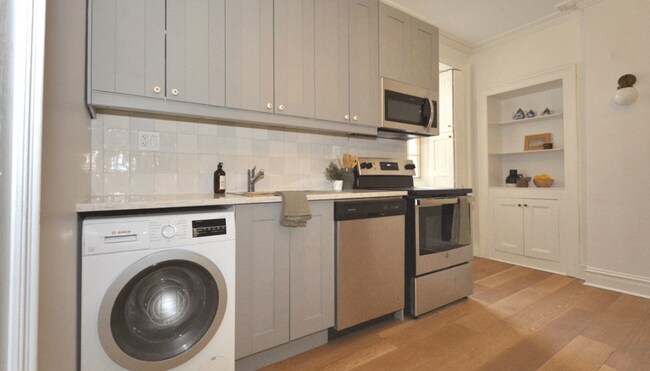 Photo - 1352 Hollis Street