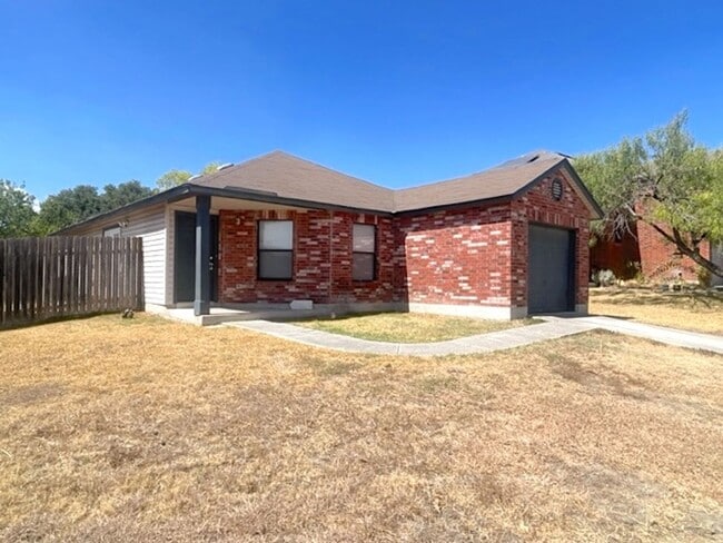 Move In Ready - A Nice 3 Bedroom 2 bath in... - Move In Ready - A Nice 3 Bedroom 2 bath in... Casa