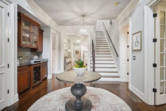 Photo - 1930 Northside Dr NW