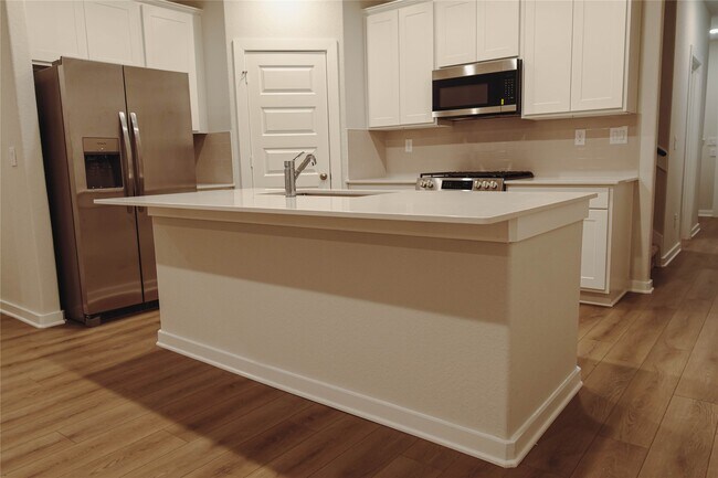 Photo - 8582 Blueberry Ash St