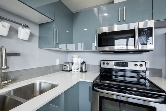 Photo - 1827 Albert St Unit SI ID1367405P