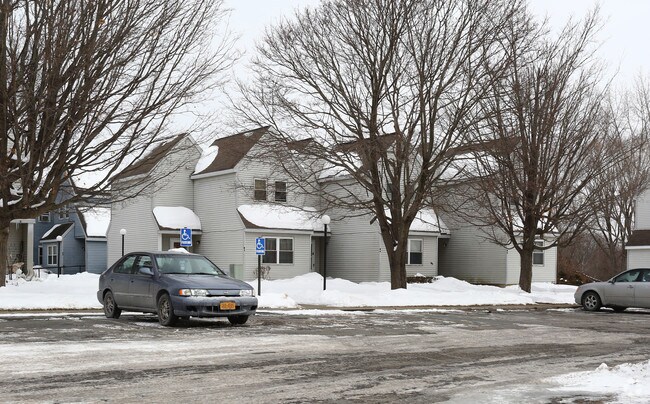 Apple Meadow Village - Apple Meadow Village Apartments