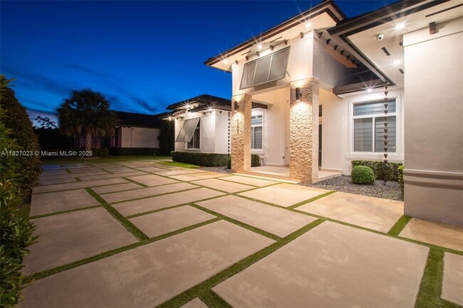 Photo - 10203 SW 136th St