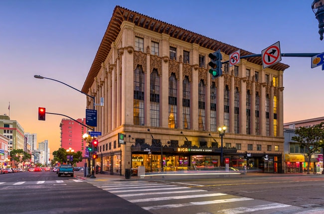 Building Photo - 950 Sixth Ave