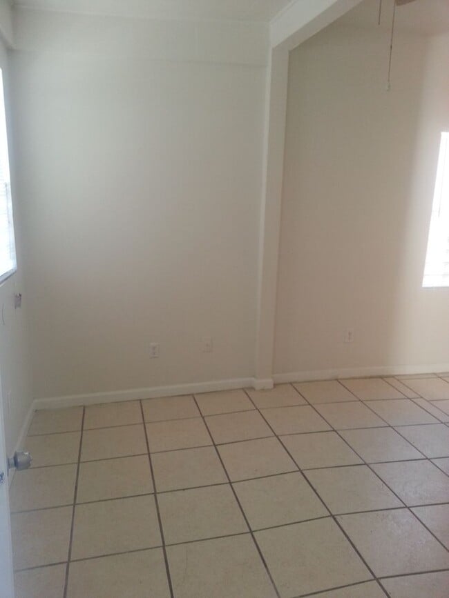 Building Photo - 1313 Flood St Unit A