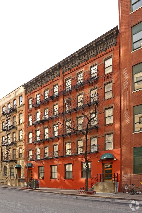 Photo - 430-432 W 56th St Apartments