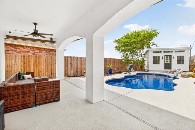 Photo - 8417 Macarena Dr