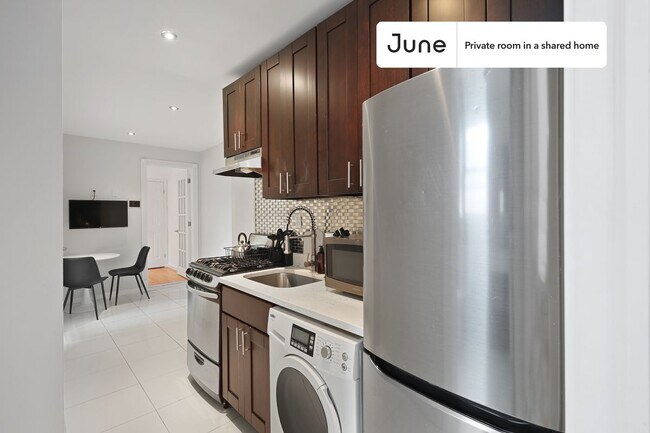 Room in Shared 3 bed/1 bath home in Upper West Side