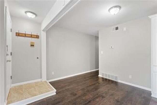 Photo - {4520-28} Cliff House Condo + 2 Balconies ...