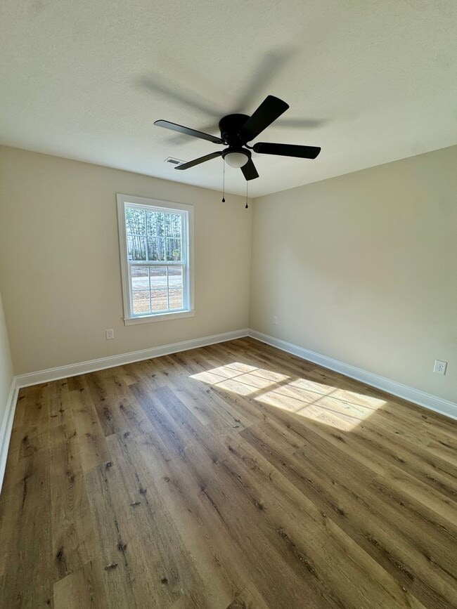 Photo - BEAUTIFUL, BRAND NEW HOME! Available now!