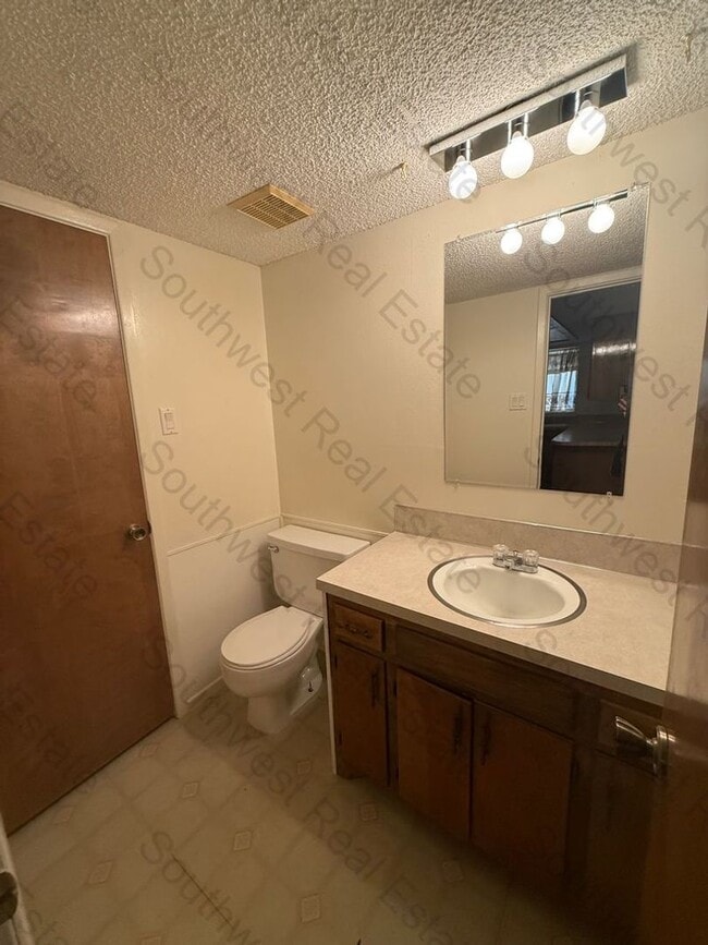 Photo - Spacious 2-bedroom 2 baths on the golf course!