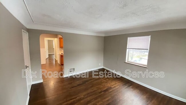 Photo - 2390 Harrison Ave