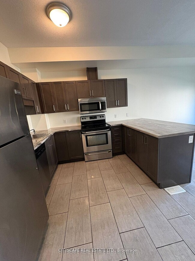 Building Photo - 10 Dufferin St Unit 11