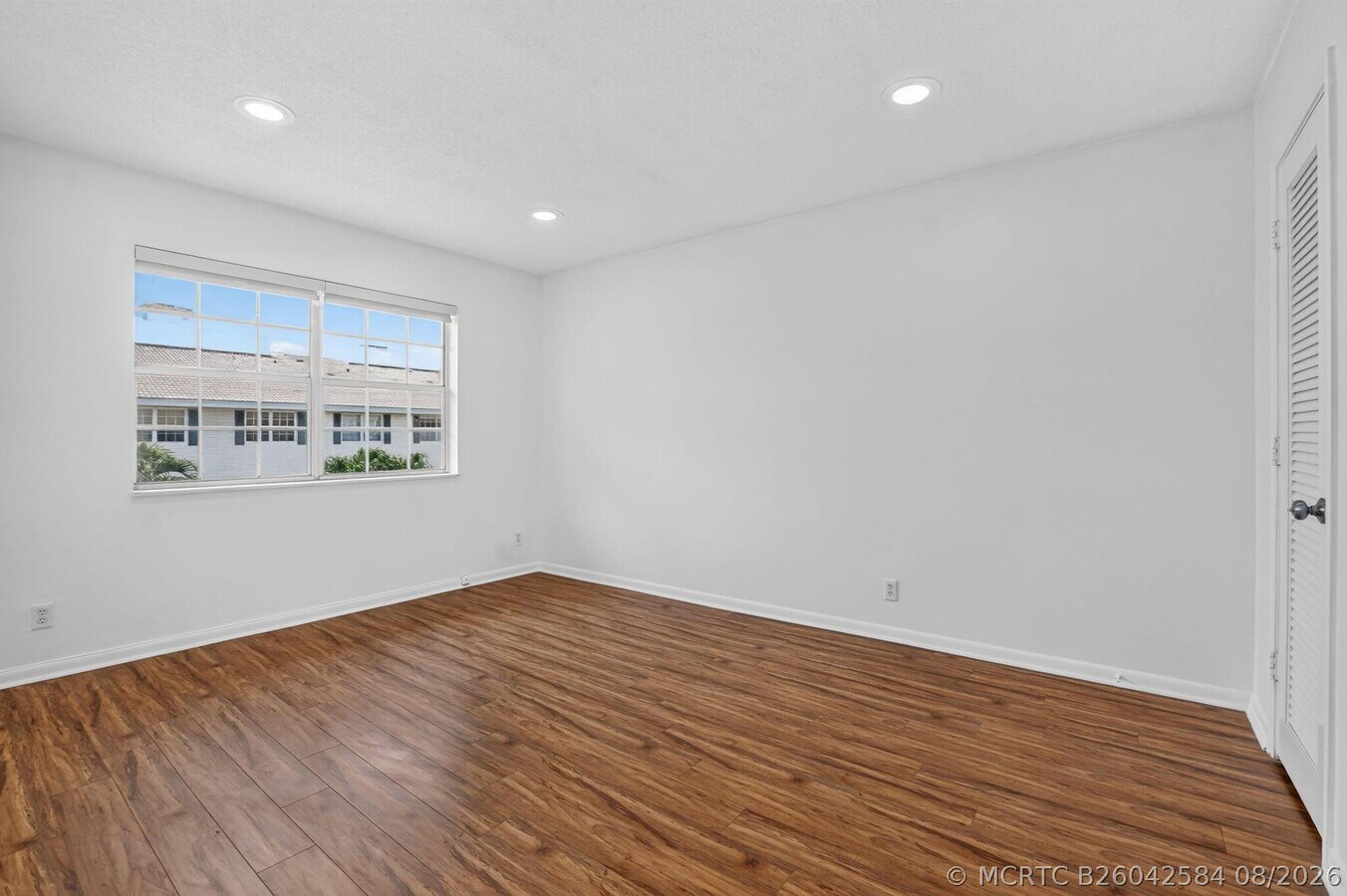 Photo - 298 SW 6th St Unit 204