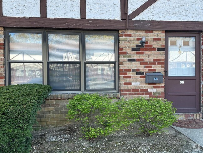 Building Photo - 88 Bailey Ct Unit 88 Rental