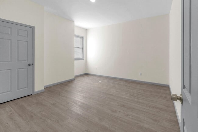 Building Photo - 181-183-183 N 6th St Unit 1