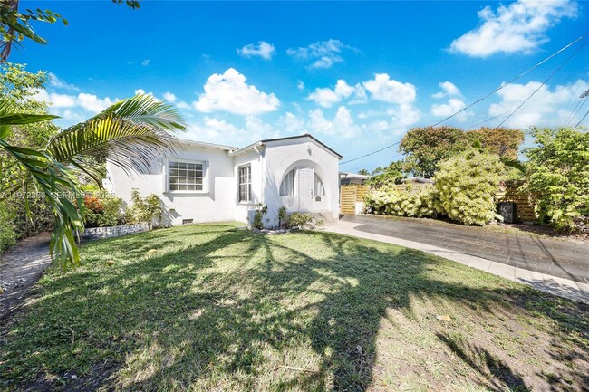 Photo - 9056 Emerson Ave