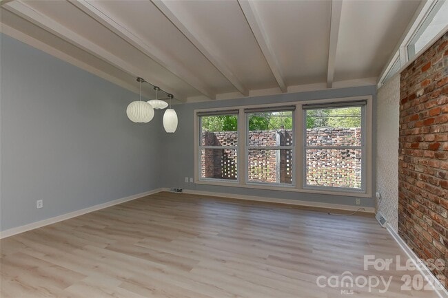 Photo - 3111 Spring Valley Rd