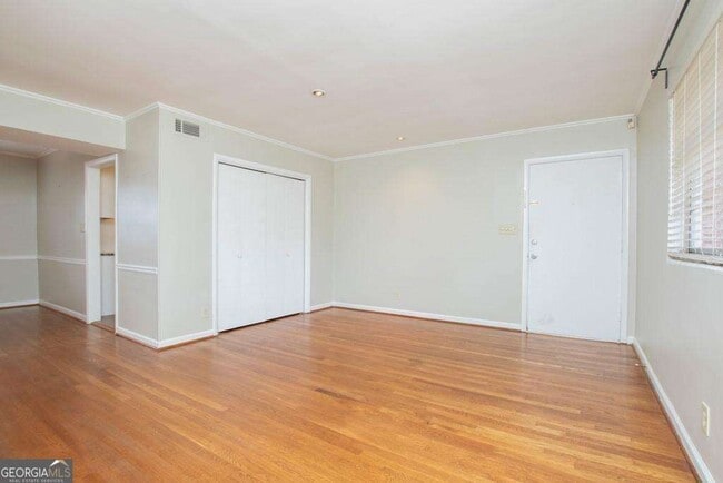 Photo - 3660 Peachtree Rd NE Unit E4
