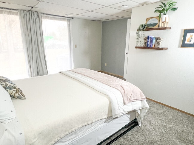 Building Photo - 8773 W Cornell Ave