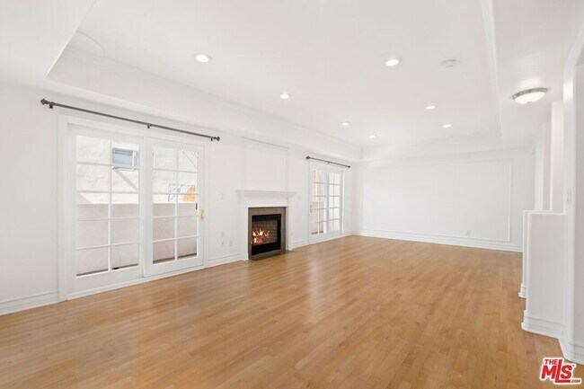 Photo - 11723 Mayfield Ave Unit 5