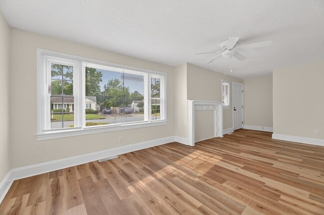 Photo - 2813 Jackson Dr