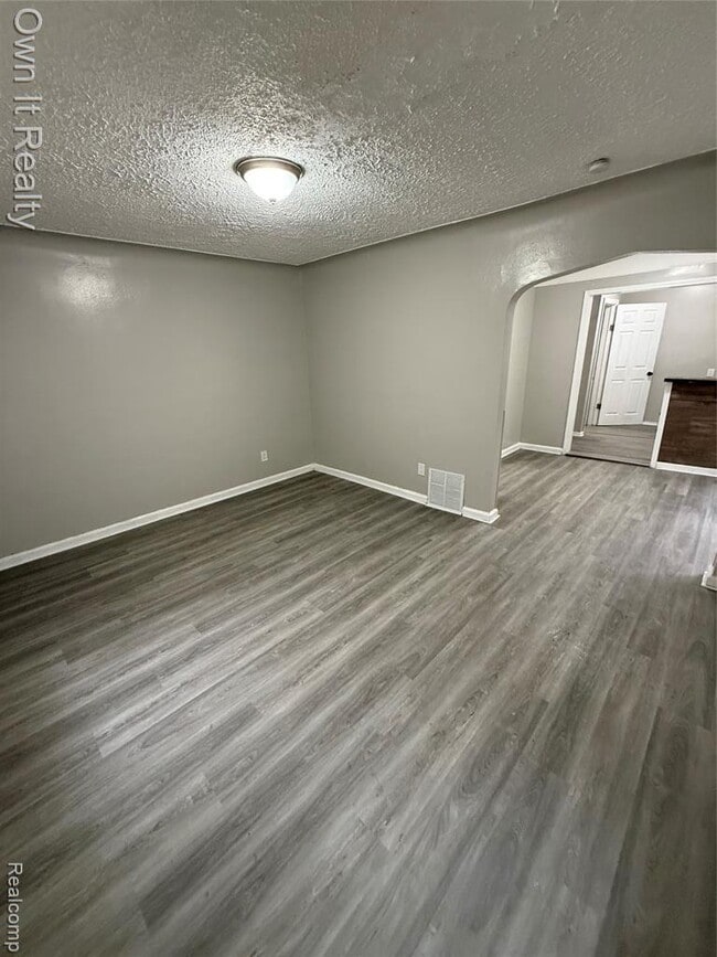 Photo - 18705 Avon Ln