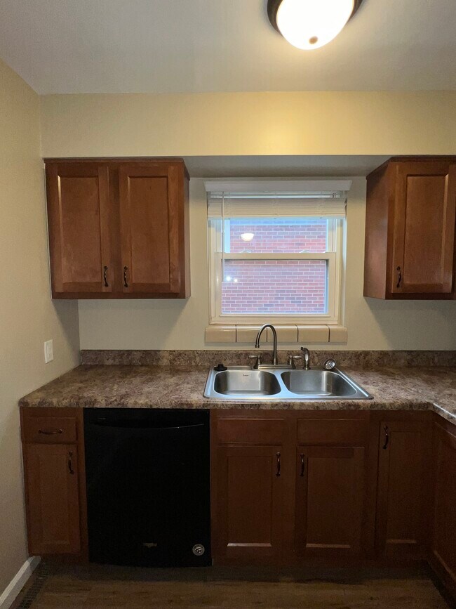 Photo - 604 Morgantown Ave Unit 2